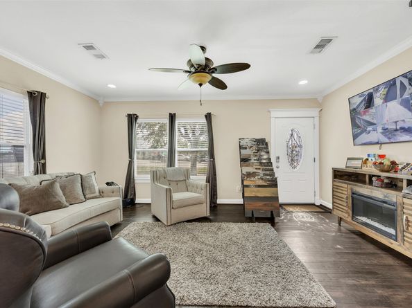 2607 North Freeway, Houston TX 77009