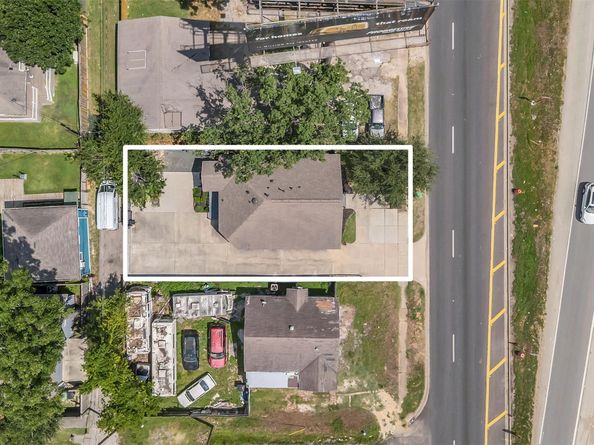 2607 North Freeway, Houston TX 77009