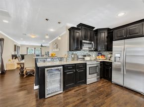 2607 North Freeway, Houston TX 77009