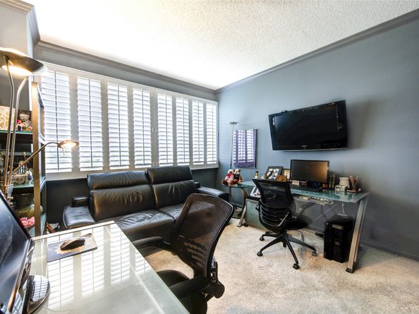 49 Briar Hollow 605, Houston TX 77027