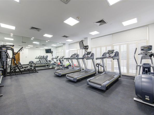 49 Briar Hollow 605, Houston TX 77027