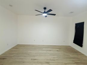 5214 Rue St A B, Houston TX 77033