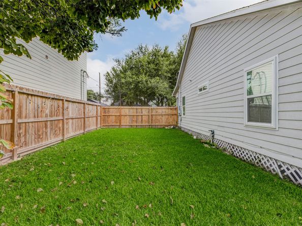 1009 Canadian Street, Houston TX 77009