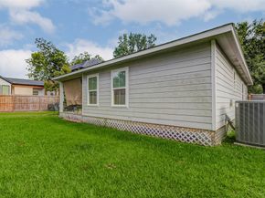 1009 Canadian Street, Houston TX 77009