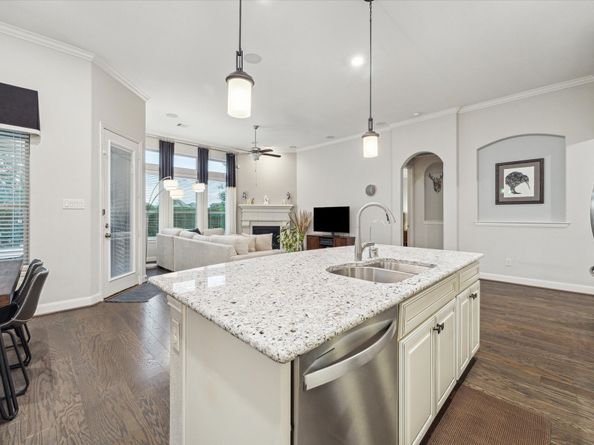 10910 Sarah Bluff Lane, Cypress TX 77433