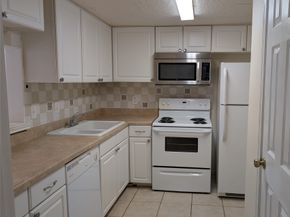 14719 Barryknoll Ln 52, Houston TX 77079