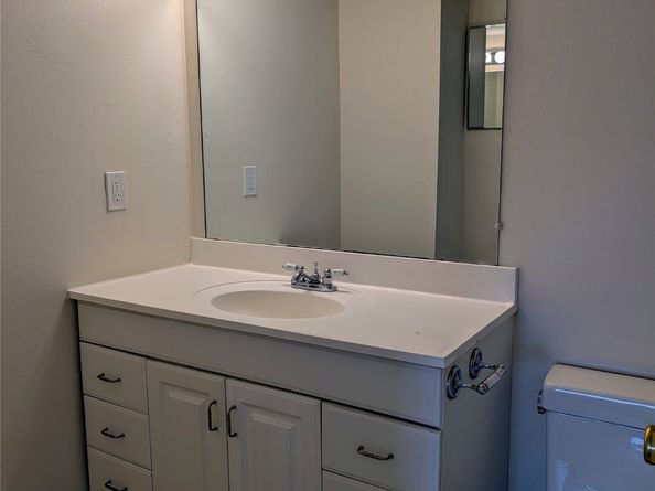 14719 Barryknoll Ln 52, Houston TX 77079