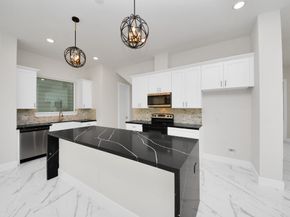 5908 Saint Augustine Street A, Houston TX 77021