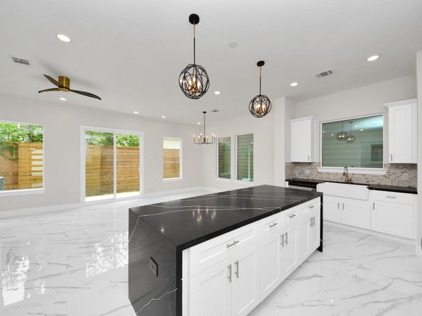 5908 Saint Augustine Street A, Houston TX 77021