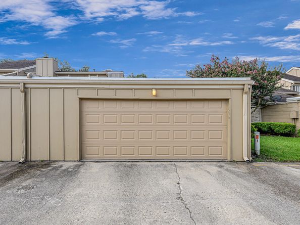11516 Village Place Drive 101, Houston TX 77077