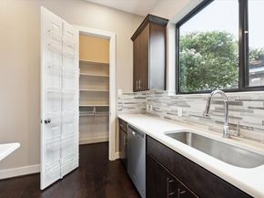 3212 N Macgregor Way C, Houston TX 77004