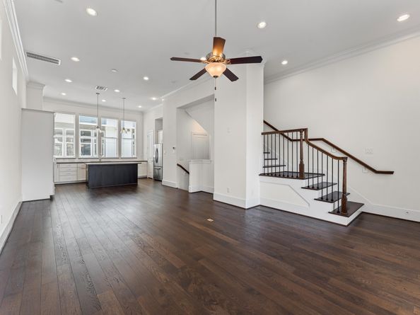 9635 Riddlewood Lane, Houston TX 77025