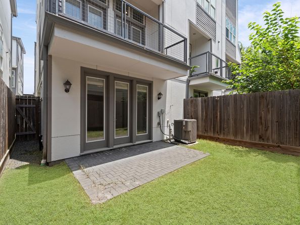 9635 Riddlewood Lane, Houston TX 77025