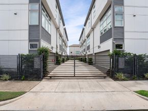 9635 Riddlewood Lane, Houston TX 77025