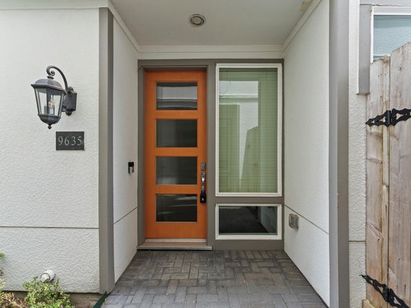 9635 Riddlewood Lane, Houston TX 77025