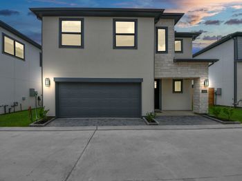 3217 Royal Oaks Hollow Lane