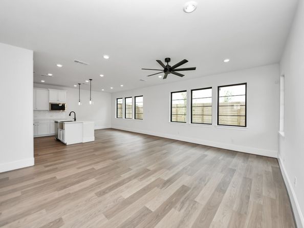 3217 Royal Oaks Hollow Lane, Houston TX 77082