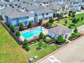 3217 Royal Oaks Hollow Lane, Houston TX 77082