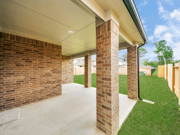 12015 Maple Oak Drive, Houston TX 77066