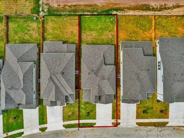 12015 Maple Oak Drive, Houston TX 77066