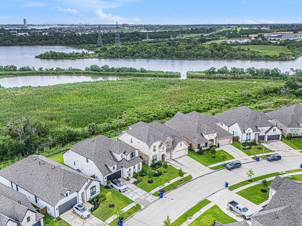 550 Rita Blanca Drive, Webster TX 77598
