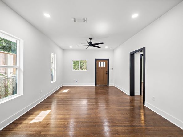 7305 Capitol Street, Houston TX 77011