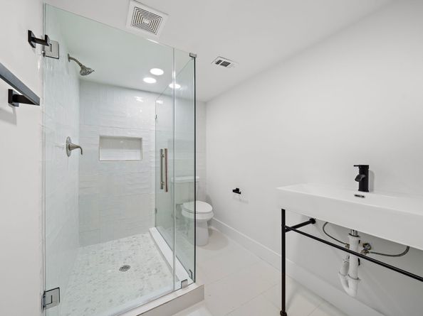 7305 Capitol Street, Houston TX 77011