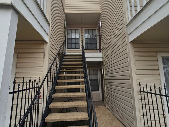 2750 Holly Hall Street 702, Houston TX 77054