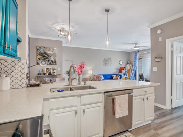 2111 Welch Street B201, Houston TX 77019