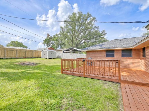 515 Maple Way, Houston TX 77015