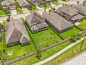 3823 Fleetwood Falls Lane, Spring TX 77386