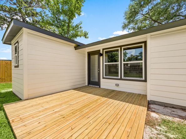 9911 Valley Club Drive, Houston TX 77078