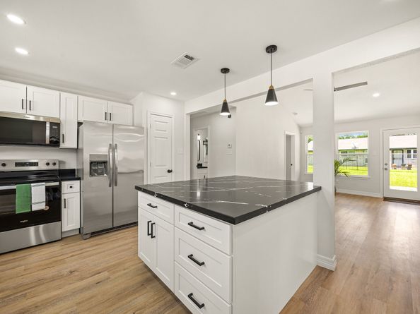 9911 Valley Club Drive, Houston TX 77078