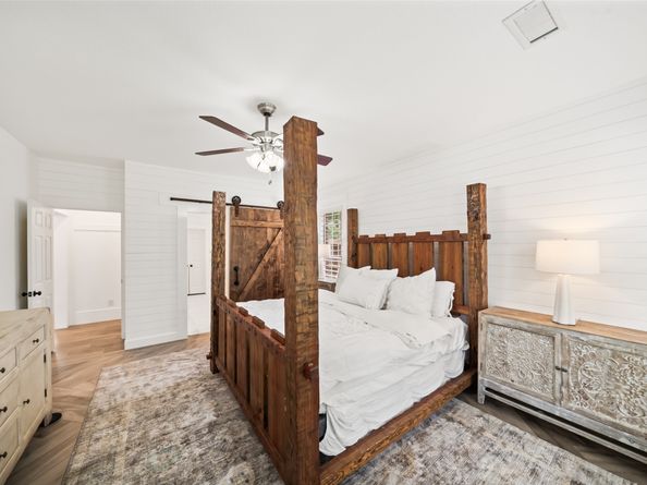 18 S Dragonwood Place, The Woodlands TX 77381