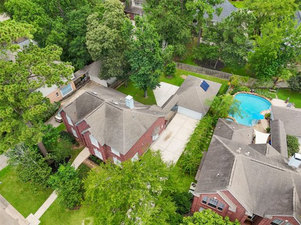 18 S Dragonwood Place, The Woodlands TX 77381