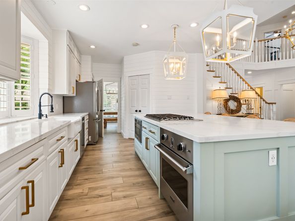 18 S Dragonwood Place, The Woodlands TX 77381