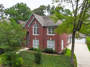 18 S Dragonwood Place, The Woodlands TX 77381