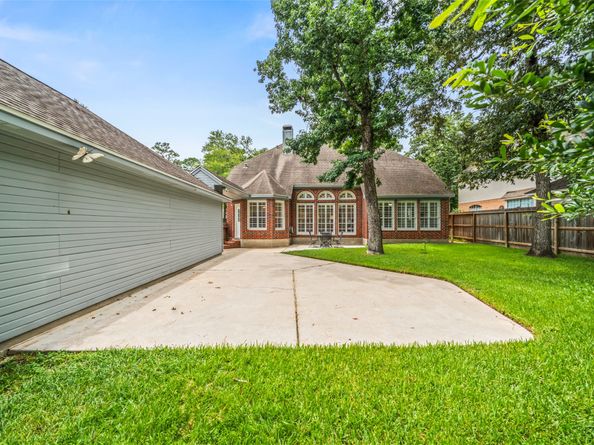 18 S Dragonwood Place, The Woodlands TX 77381