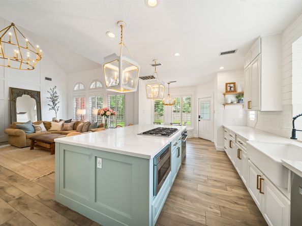 18 S Dragonwood Place, The Woodlands TX 77381
