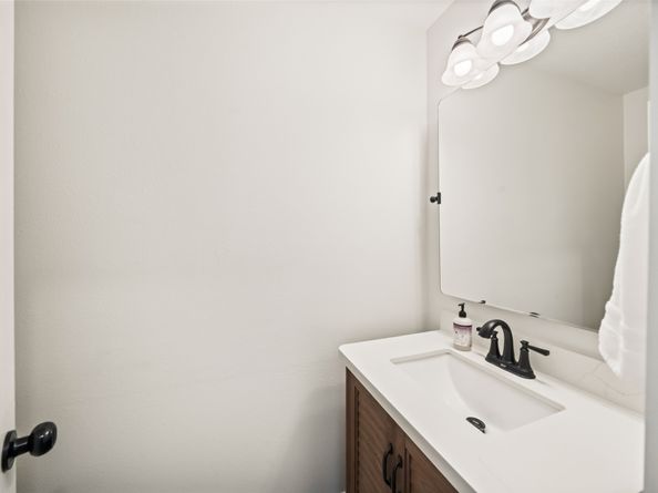 18 S Dragonwood Place, The Woodlands TX 77381