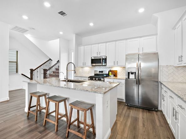 11008 Mikula Drive, Houston TX 77043