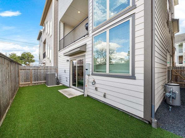 11008 Mikula Drive, Houston TX 77043