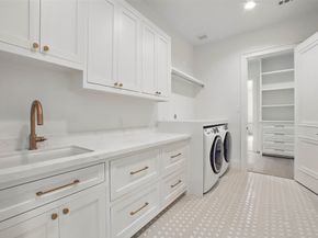 8619 Cedarbrake Drive, Spring Valley Village TX 77055