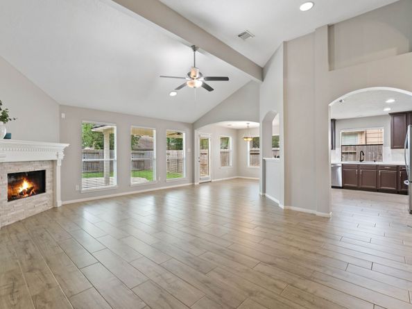 42 Windswept Oaks Place, Conroe TX 77385