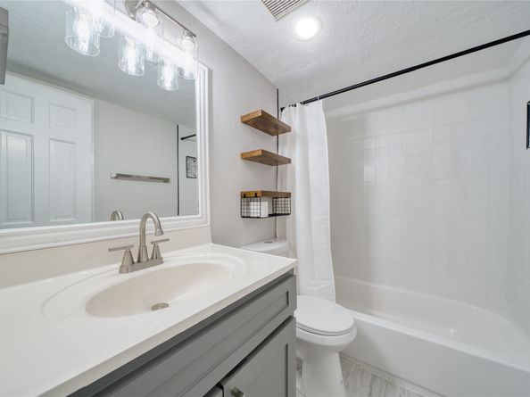 3224 Timmons Lane 157, Houston TX 77027