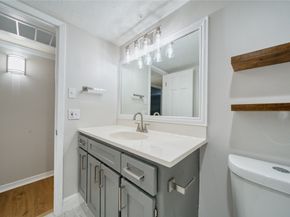 3224 Timmons Lane 157, Houston TX 77027