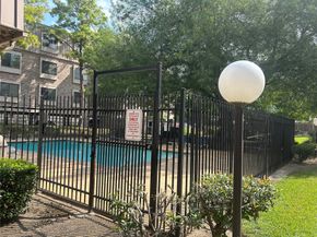 2213 S Braeswood Boulevard 12B, Houston TX 77030