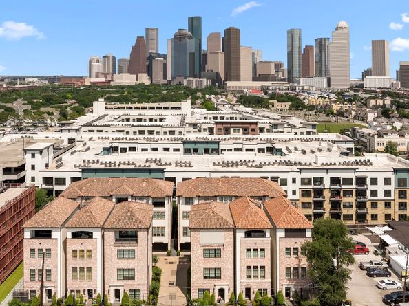 11 Robita Street, Houston TX 77019