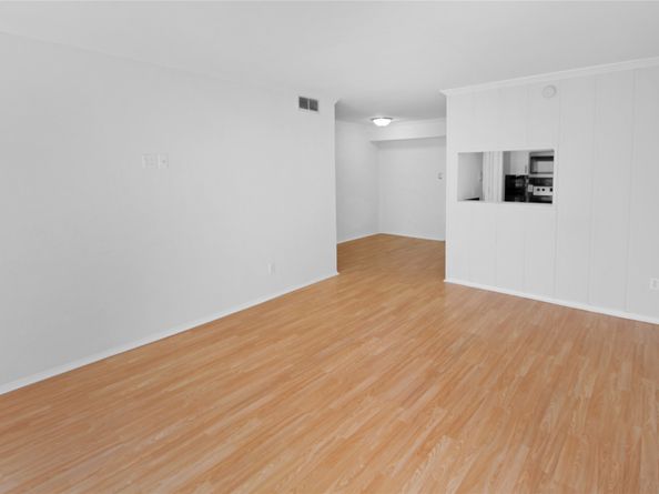 4631 Wild Indigo Street 574, Houston TX 77027