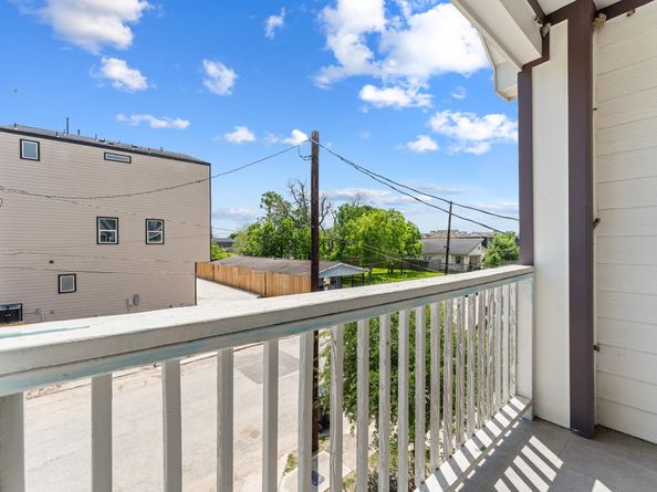 1215 E 34th Street A, Houston TX 77022